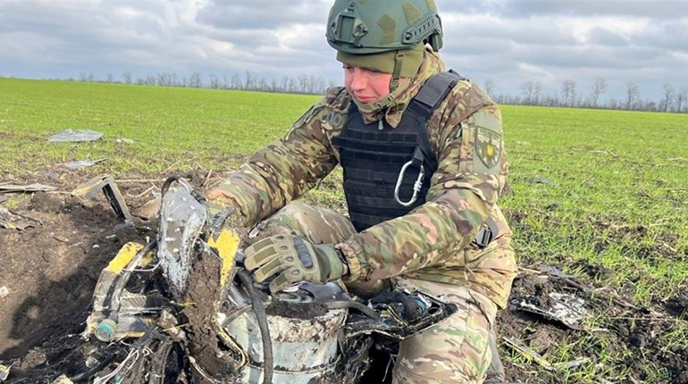 На Миколаївщині поліцейські вибухотехніки знищили бойову частину ворожого БпЛА