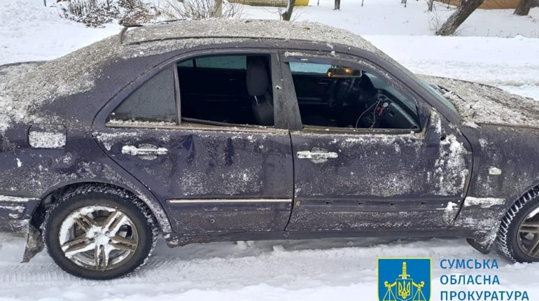 У місті Середина-Буда під обстріл рф потрапило авто лісівників. Також поранено цивільного