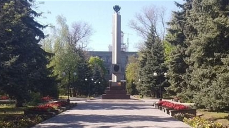 "Побєдобєсія" не буде: у Новій Каховці окупанти скасували заходи на травневі свята