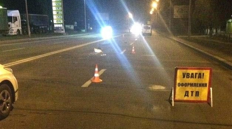 У Рівному під колеса автомобіля потрапив житель Сарненщини