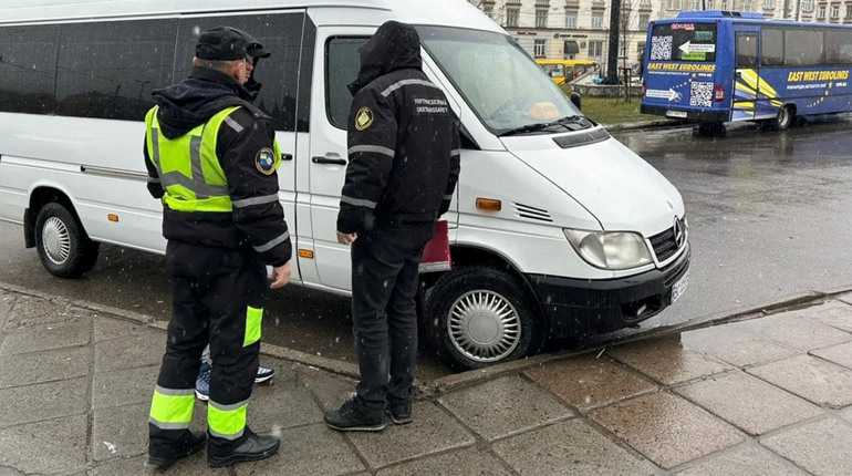 Перевізник, який курсує на маршруті Львів-Дрогобич, отримав штрафи через порушення
