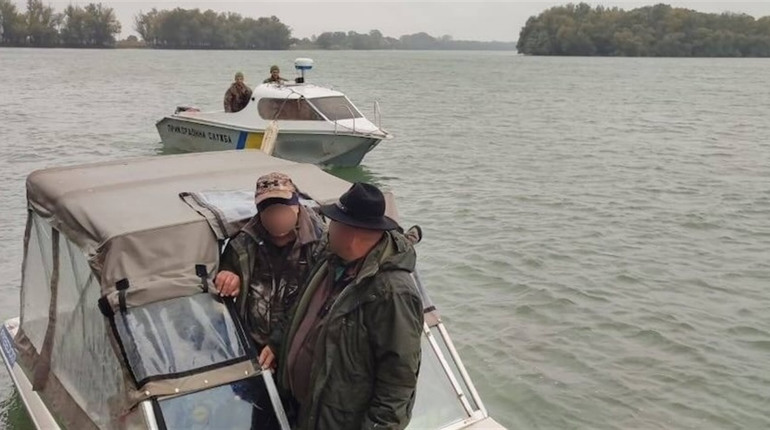 На Дунаї два румунські катери порушили державний кордон України
