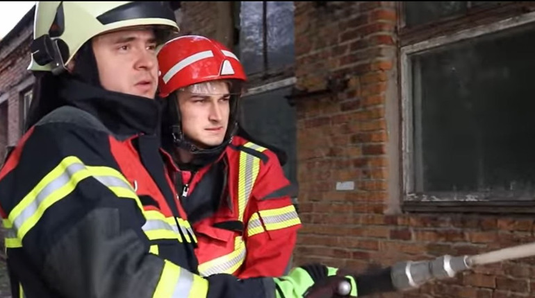 Добровольці-вогнеборці з Бузівки: до пожежної команди вступають родинами