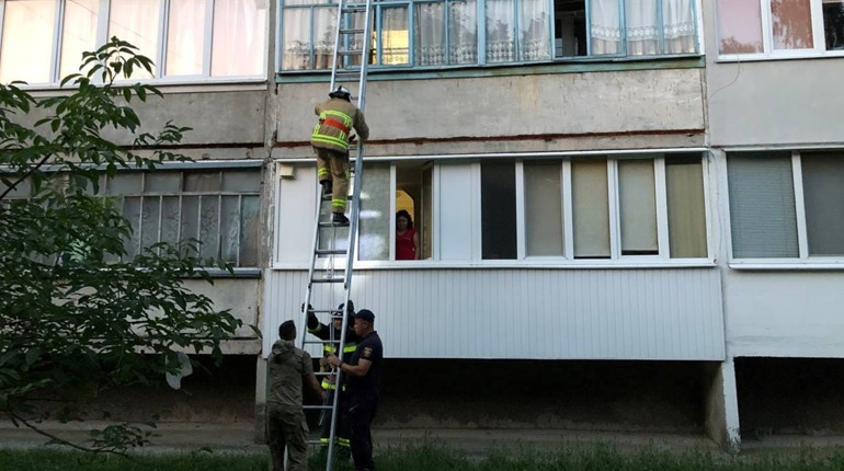 У Вараші у квартирі виявили мертве тіло чоловіка