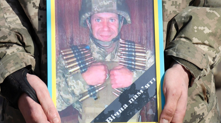 “Надто дорогою ціною дається нам Перемога”. Тростянець попрощався із Захисником - Миколою Матвєєвим