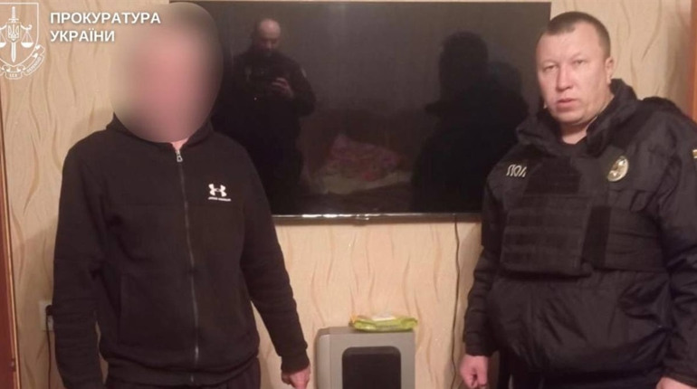 60-річний чоловік відкрив вогонь із рушниці з вікна багатоповерхівки, поранено чотирьох підлітків