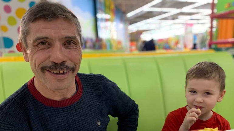 Григорій Бриловський коли вже не міг працювати на будівництві укріплень - спостерігав за дронами