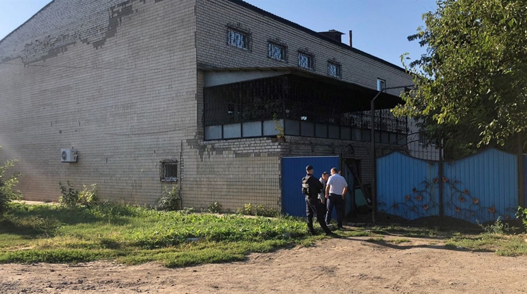 В Генічеському районі поліцейські затримали чоловіка, який погрожував підірвати власний будинок