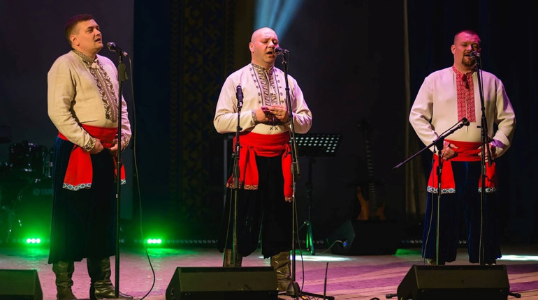 Тріо «Гонта» співають, щоб підтримати українців