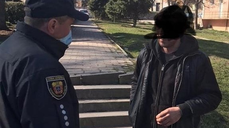 Перший пішов: поліцейські оштрафували чортків'янина за порушення правил карантину (+фотофакт)