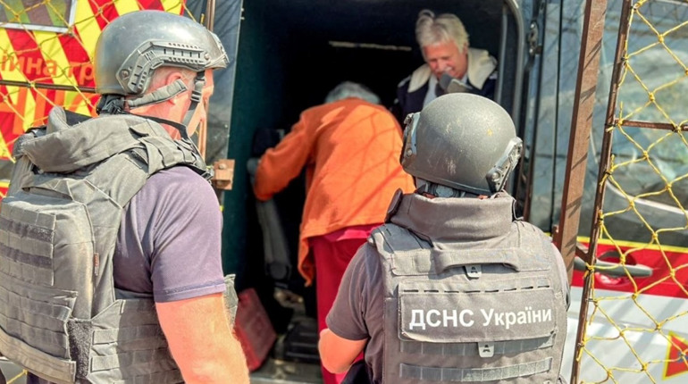 Рятувальники евакуювали трьох мешканців Куп’янщини з небезпечної громади