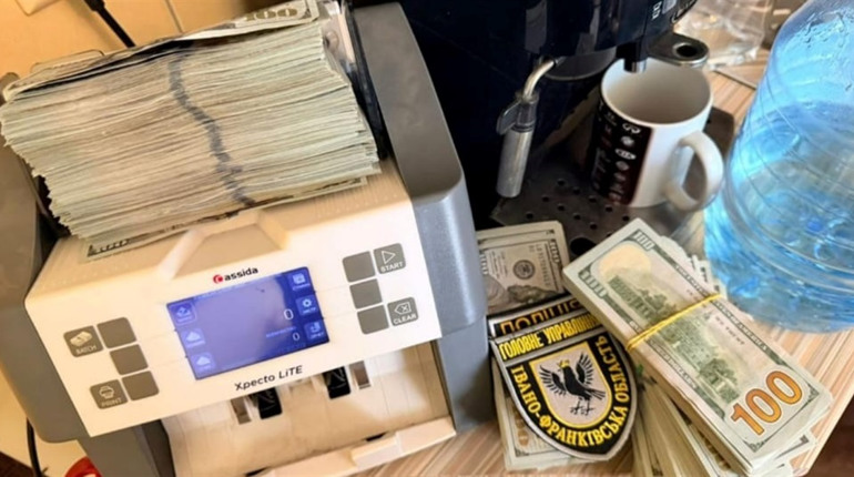 П’ятьом посадовцям Нацполіції повідомили про підозру у справі про «кришування» порноофісів