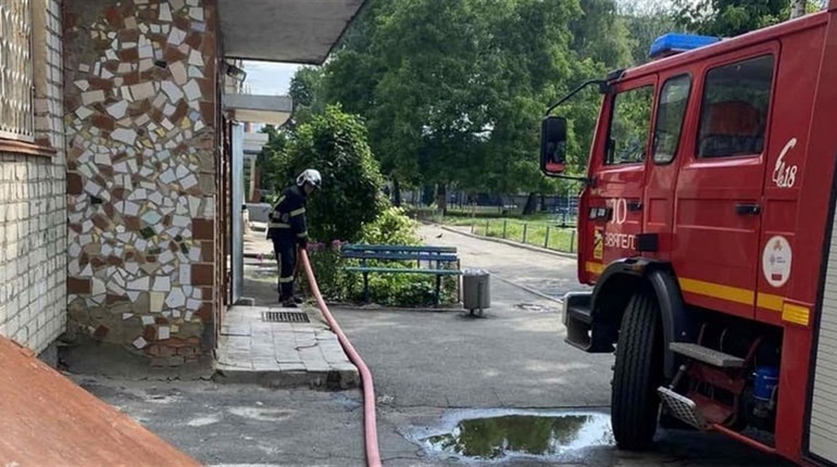 На Звягельщині рятувальники продовжують ліквідацію наслідків негоди