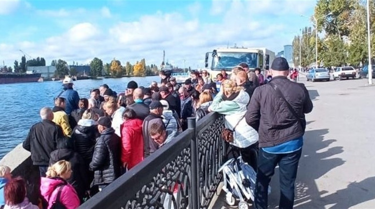 Херсонська ОВА оголосила переправу з лівого берега до Херсона, але нікого не евакуюють: що сталось