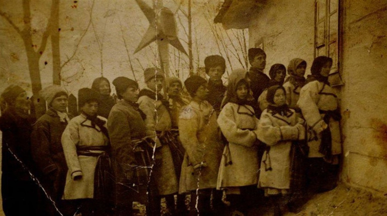 Архівне фото. Коли святкували Різдво в Глухові 1925 року