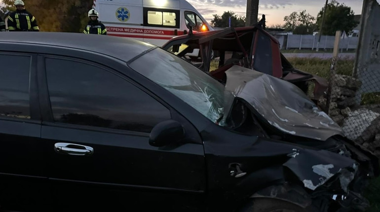 На Херсонщині сталася смертельна ДТП: водій однієї з автівок загинув на місці