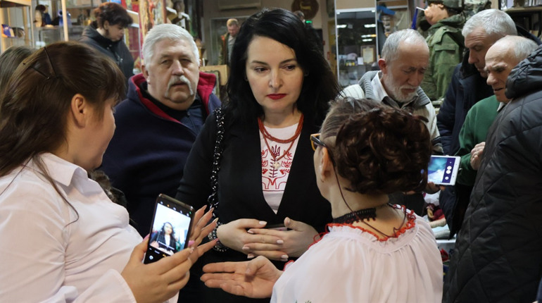 Після презентації в історичному музеї. Як замовити книгу Анатолія Петровського «Земля асів»?