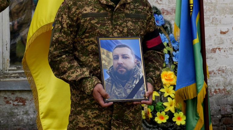 У Паліївці попрощалися з військовим, який загинув на Сумщині внаслідок повітряного удару