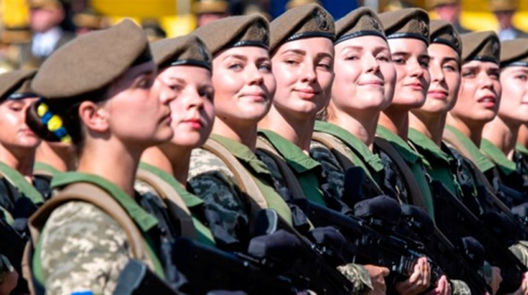 Жінкам на військовий облік? Так, це правда. Розповідаємо, що варто знати херсонкам
