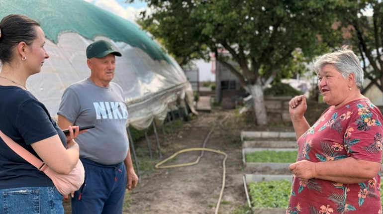 Залежні від землі, як від повітря: історія незламних забарських городників, чия розсада лікує душі