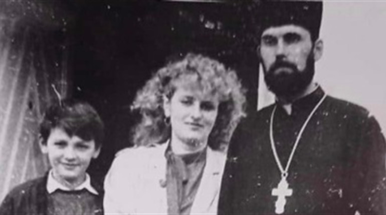 Духовний тандем двох священників, яких злучив Чортків: різниця між світлинами – 32 роки