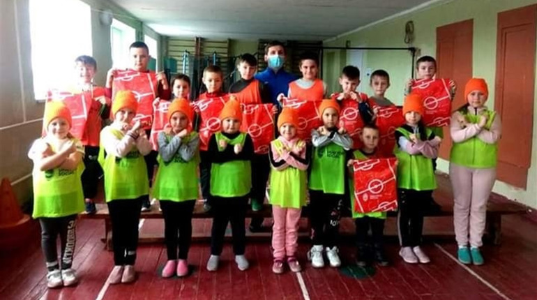 Діти з Врубівки отримали подарунки від футбольного клубу «Шахтар»