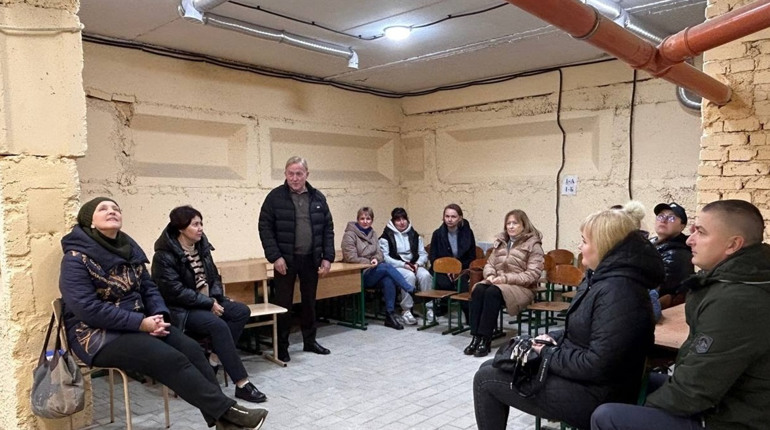 У Біляївському ліцеї №3 діти навчатимуться очно: батьків запросили на зустріч і показали укриття