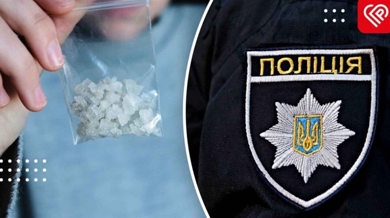У Сатанівській громаді затримали чоловіка з підозрілою речовиною