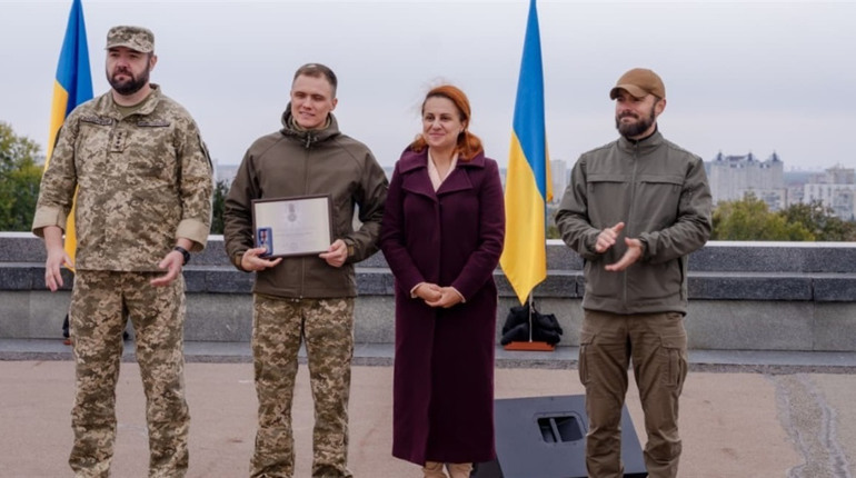 Освітянин з Ніжина Роман Карабут отримав медаль «За оборону»