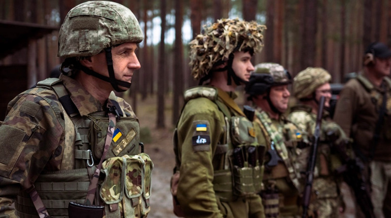 Допомога військовим: хто та скільки виділяє грошей для бійців із Сарненського району