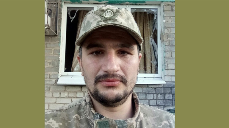 У Ржищеві в останню путь провели Євгенія Карпенка. Він загинув виконуючи бойове завдання