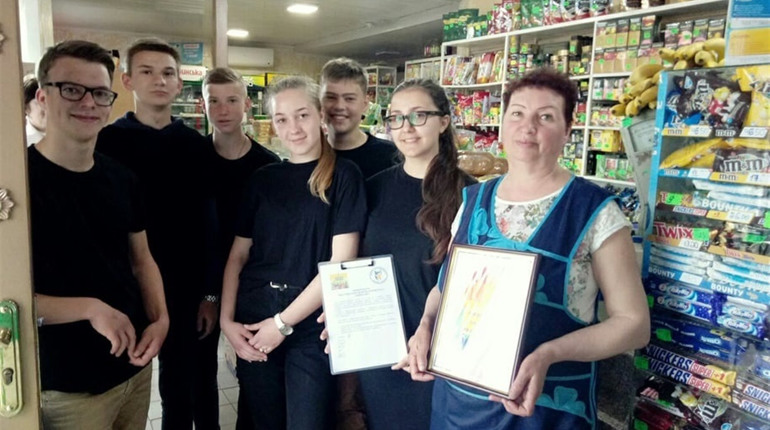 Акція: молодь Біляївської громади просить підприємців не продавати алкоголь та цигарки неповнолітнім