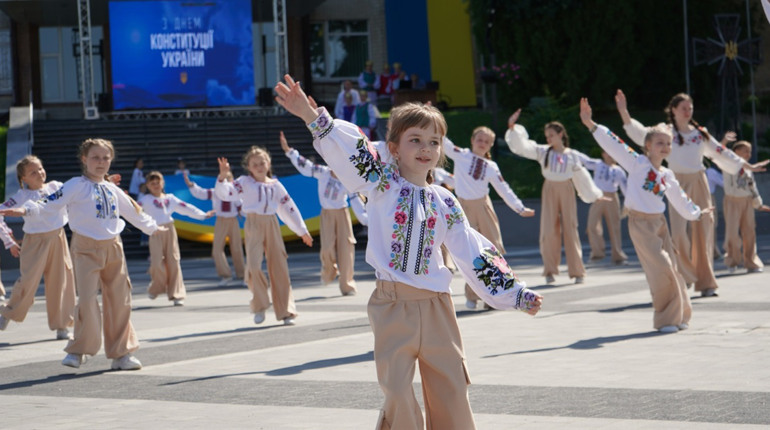 Головному документу – 27 років. Як у Городку відзначили День Конституції