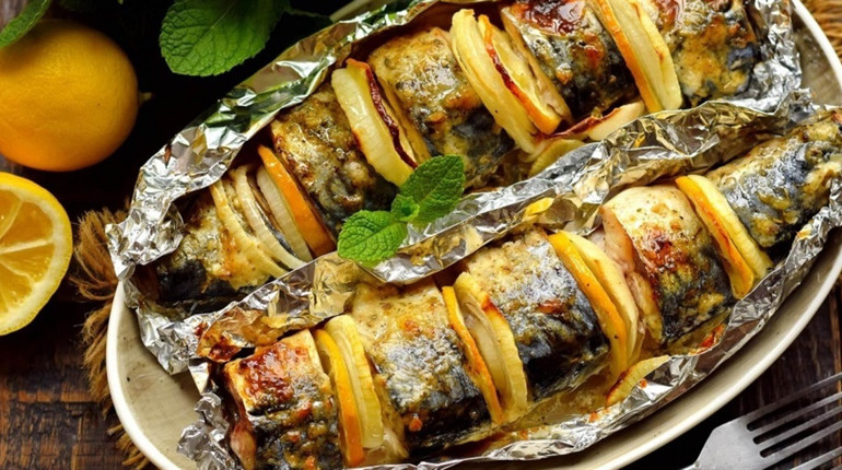 Рецепт дня: скумбрія, запечена в фользі