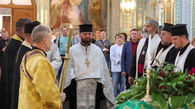 Їхні мрії не встигли здійснитися: у Нетішині вшанували пам’ять загиблих дітей
