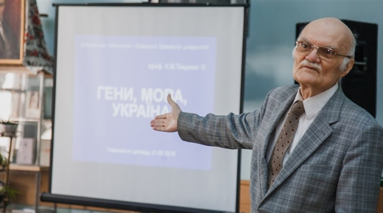 Знав понад 50 мов. У вічність відійшов видатний уродженець Глухова Костянтин Тищенко