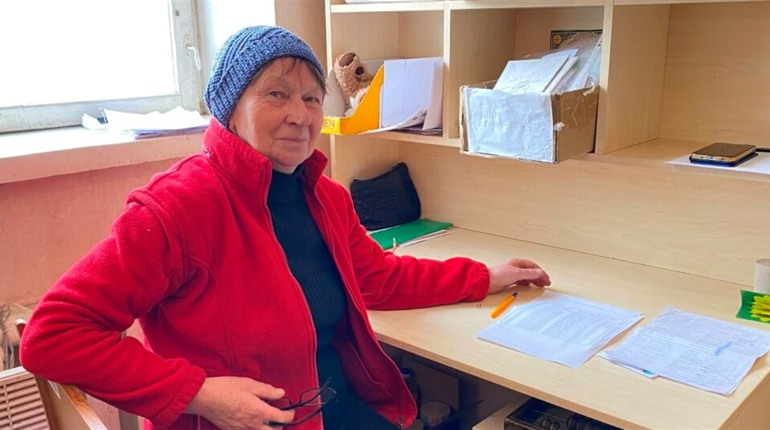 Понад чотири десятиліття на маршруті: історія барської листоноші, яку знають і чекають