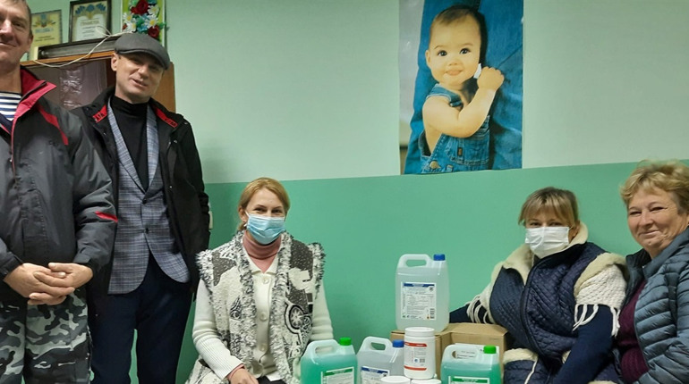 Жителька Одеси передала для села Мирного партію дезінфікуючих засобів: що її спонукало