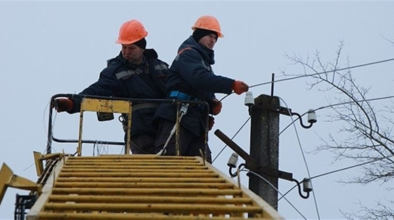 Професійне свято енергетиків: якими були будні городоцьких ремовців у минулі роки (ВІДЕО)