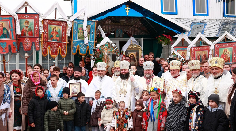У селі Драчинці відбулось архієрейське богослужіння з нагоди престольного свята