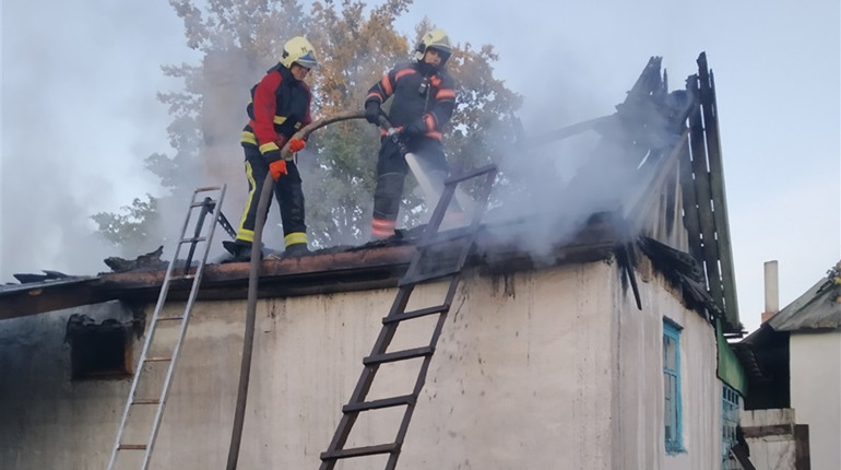 Володимирецькі рятувальники ліквідували пожежу в селі Хиночі