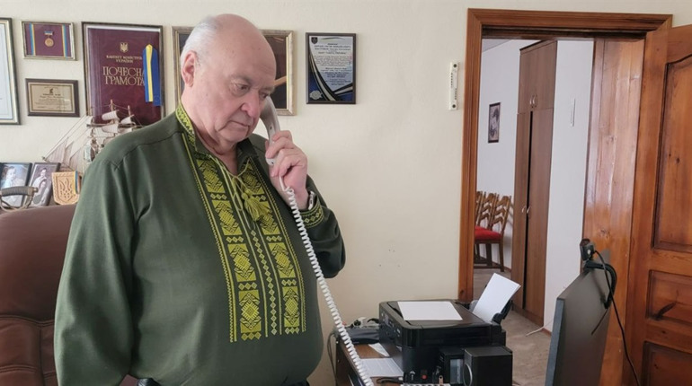 Привітальна адреса: з нагоди 75-річчя Євгена Дирдіна