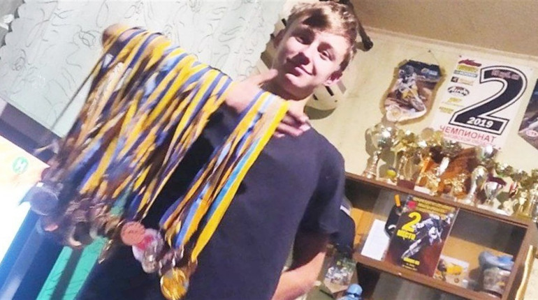 Маю незакритий гештальт - світове чемпіонство. Максим Кохтенко став чемпіоном Харківщини з мотокросу