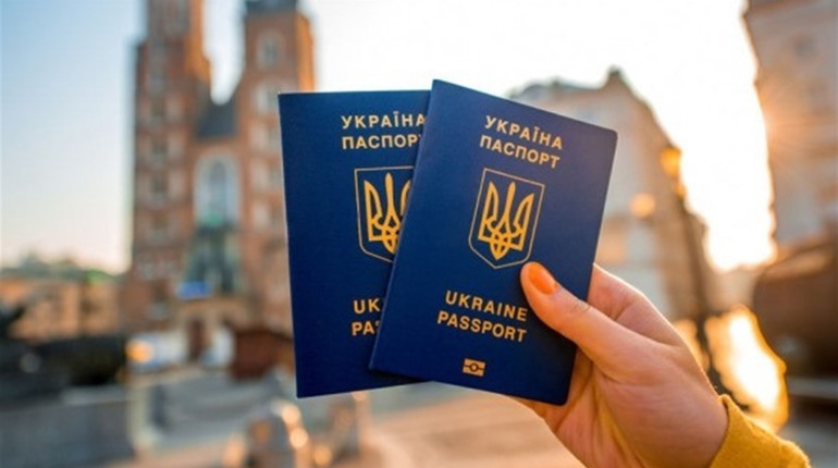Поради для тих, хто планує подорож Україною або за кордон