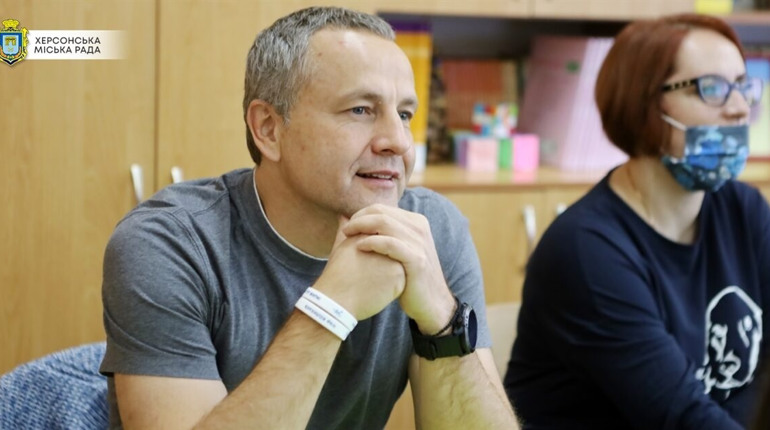 Херсонські учні влаштували міському голові допит, а в «зеленій школі» стало більше зелені