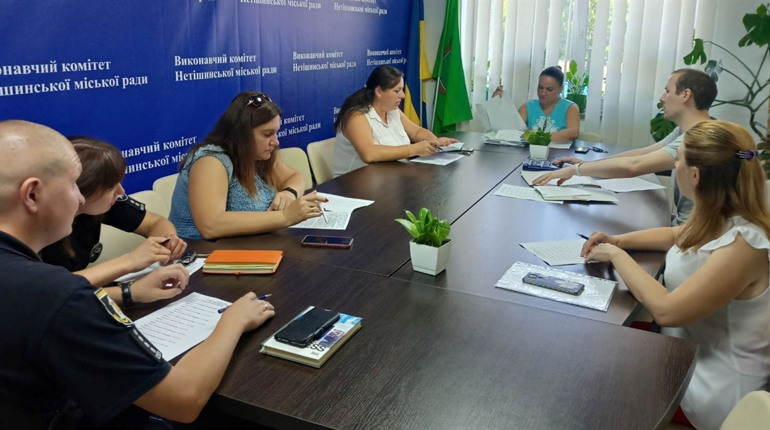 Вигулювали собак без повідка і намордника: адмінкомісія оштрафувала власників чотирилапих