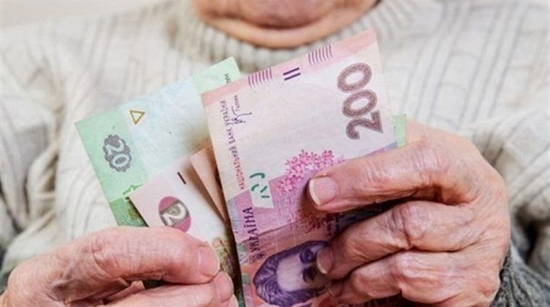 Шахраї «викачали» яйцем бабусю з Пикова за 68 тисяч гривень