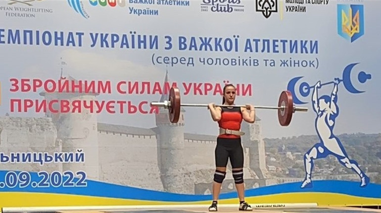Краса і сила: уманські студентки успішно виступили на чемпіонаті України з важкої атлетики