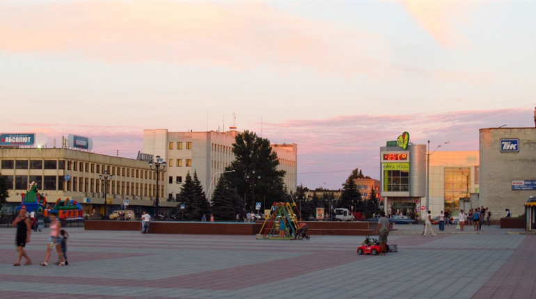 Переселенці з Лисичанська можуть отримати гуманітарну допомогу поштою. Як записатися на посилку