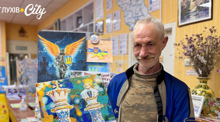 Художник на триколісному велосипеді: глухівчанин із ДЦП створює красу довкола себе попри бар'єри